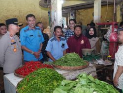 Bersama Elemen Mahasiswa ‘Cipayung’, Kapolres Cirebon Kota Pantau Harga Bahan Pokok Jelang Ramadhan di Pasar Jagasatru
