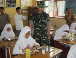 Dandim 0612/Tasikmalaya Tinjau pelaksanaan Program Makan Bergizi Gratis di SDN 1 Sindangraja dan SMPN 1 Rajapolah