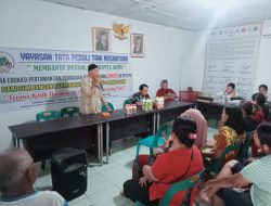 Petan Desa Pasar 8 Namu Terasi Langkat Menerima Pupuk Gratis Dari Yayasan TATA Peduli Tani Nusantara