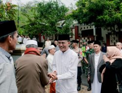 Bupati Ciamis Kembali Laksanakan Tarawih Keliling, Masyarakat Rajadesa Sambut Antusias