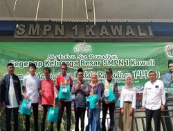 Semangat Berbagi Warnai Penutupan Pesantren Ramadan SMPN 1 Kawali