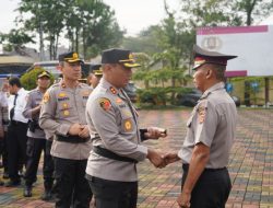 Kapolres Tasikmalaya Kota Pimpin Upacara Kenaikan Pangkat Pengabdian