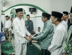 Safari Ramadhan di Eks-Kewadanaan Kawali, Bupati Ciamis salurkan Insentif Guru ngaji, RT dan RW