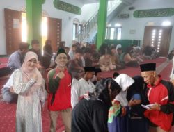 Semarak Ramadan di Masjid Al Ikhlas Cianda, Santunan Anak Yatim dan Takjil Bersama Wakil Wali Kota Tasikmalaya