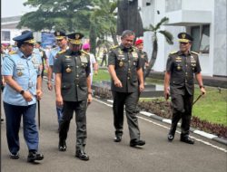 Pangdam III/Siliwangi Hadiri Penutupan Dikreg LIII Sesko TNI TA 2025, Cetak Perwira Tangguh