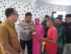Kepedulian Sosial Polri: Kapolres Tasikmalaya Kota Bedah Rumah Lansia dalam Rangka HUT Bhayangkara ke-79