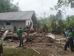 Mak Unamah Tersenyum: Warga dan Pemerintah Bangun Rumah Layak Huni Untuknya