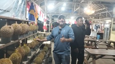 Durian Kujang Cikoneng Jadi Primadona, Wisatawan Amerika Kagum dengan Cita Rasanya