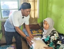 Kepedulian Sosial di Tasikmalaya: Kolaborasi Pemilik Durian Kujang Ciamis dan Brimob Polda Jabar Salurkan Bantuan untuk Lansia