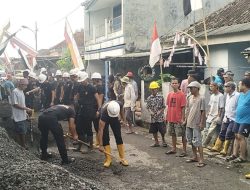 Satbrimob D Pelopor Polda Jabar dan H. Wahyu “Bos Durian” Bersatu dengan Warga, Bangun Masjid Al-Ikrom di Tasikmalaya