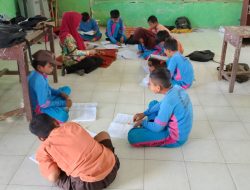 Sekolah Rusak Parah di Langkat: Siswa Terpaksa Belajar di Lantai Tanpa Meja dan Bangku
